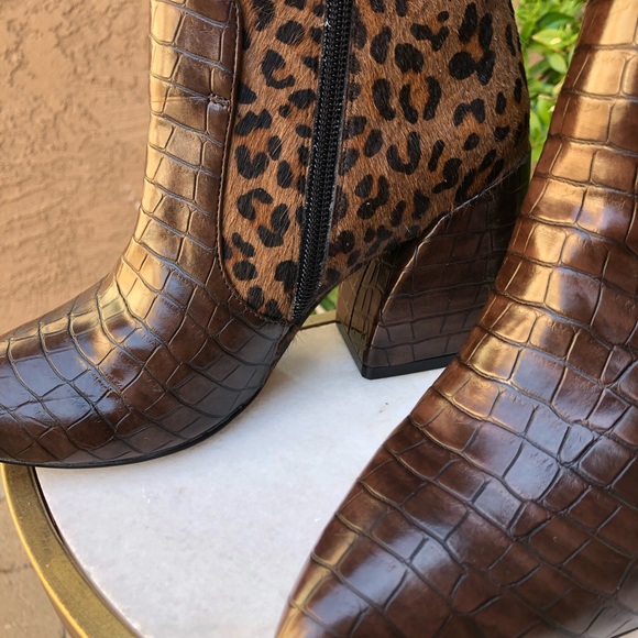 Jeffrey Campbell Bentlee Bootie Size 6. - Picture 7 of 13